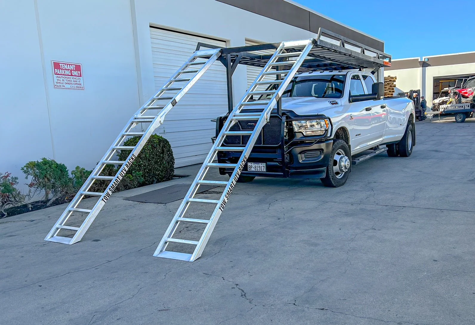 vTcGfOinosBxXWDS0K8VcMrvHFY1rYh3eiGnuVGb.webp Over the Cab UTV Hauler - Image 1